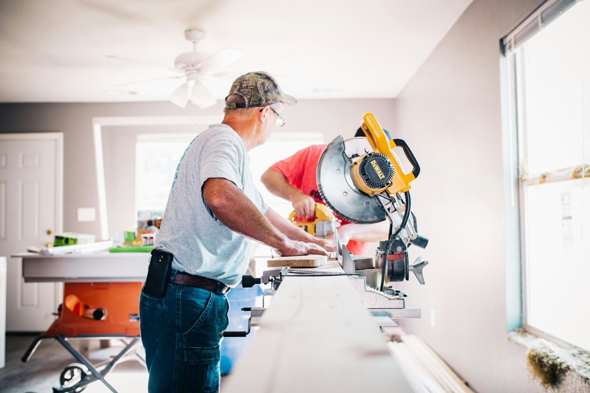 Burlas com empreiteiros em obras em casa