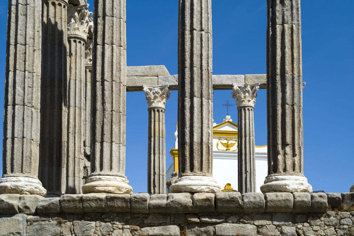 Évora