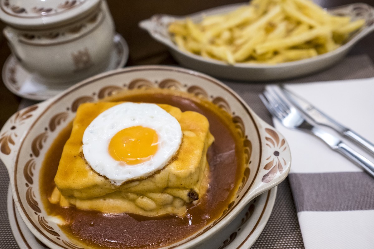 Faimoasa „francesinha”