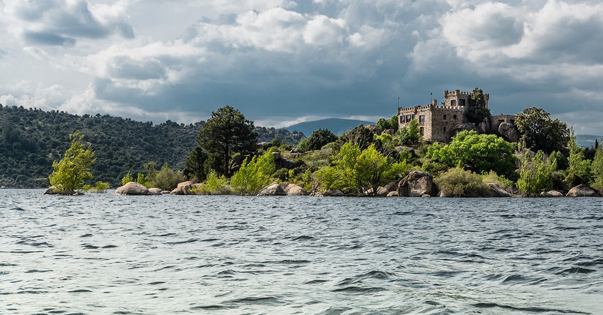 ilha com castelo à venda