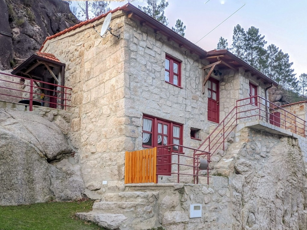 Casas com espaço à venda em Portugal