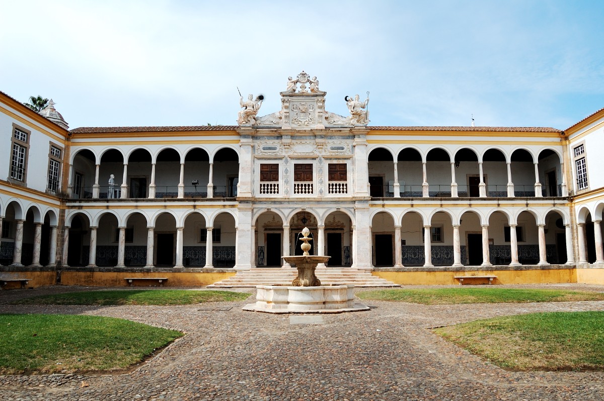 Viver em Évora: guia para uma vida no coração do Alentejo