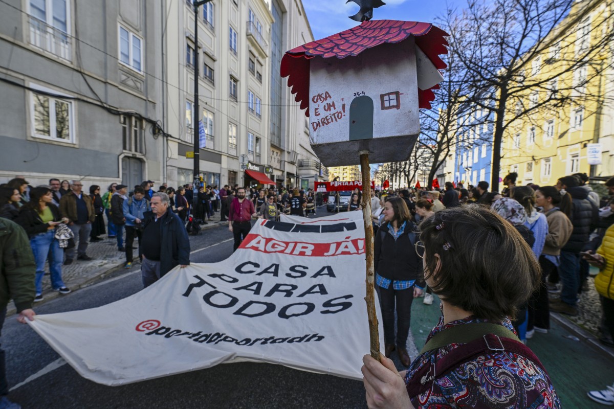 Protestos em Lisboa devido à crise na habitação no país Crise na habitação em Portugal