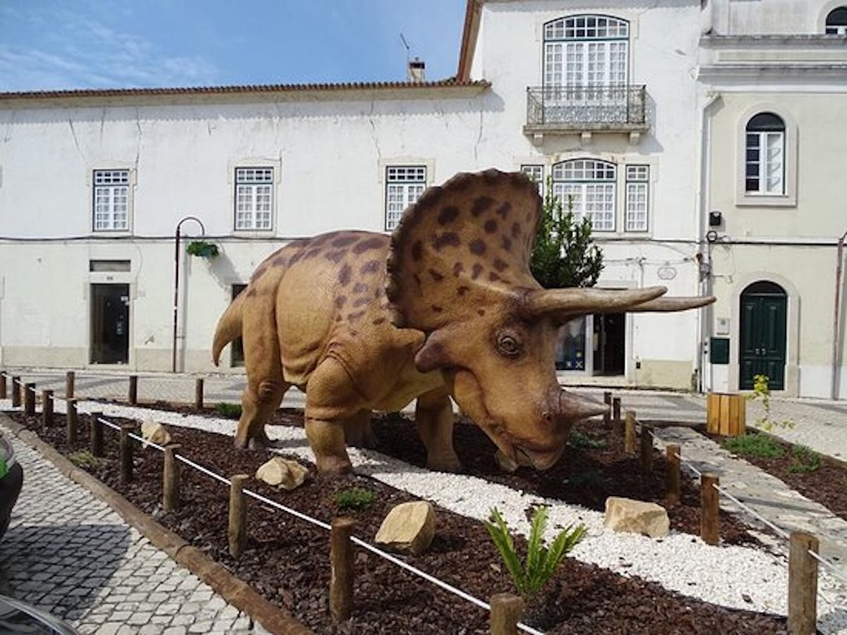 Fósseis de dinossauros em Portugal: os segredos do passado