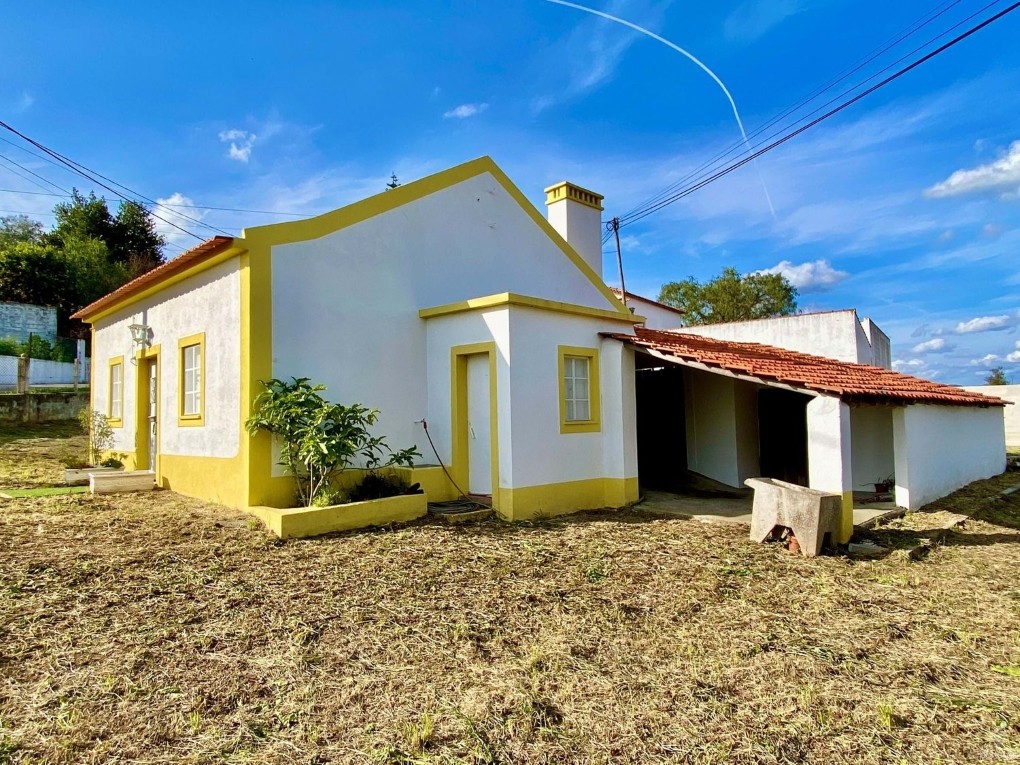 Casas à venda com anexos