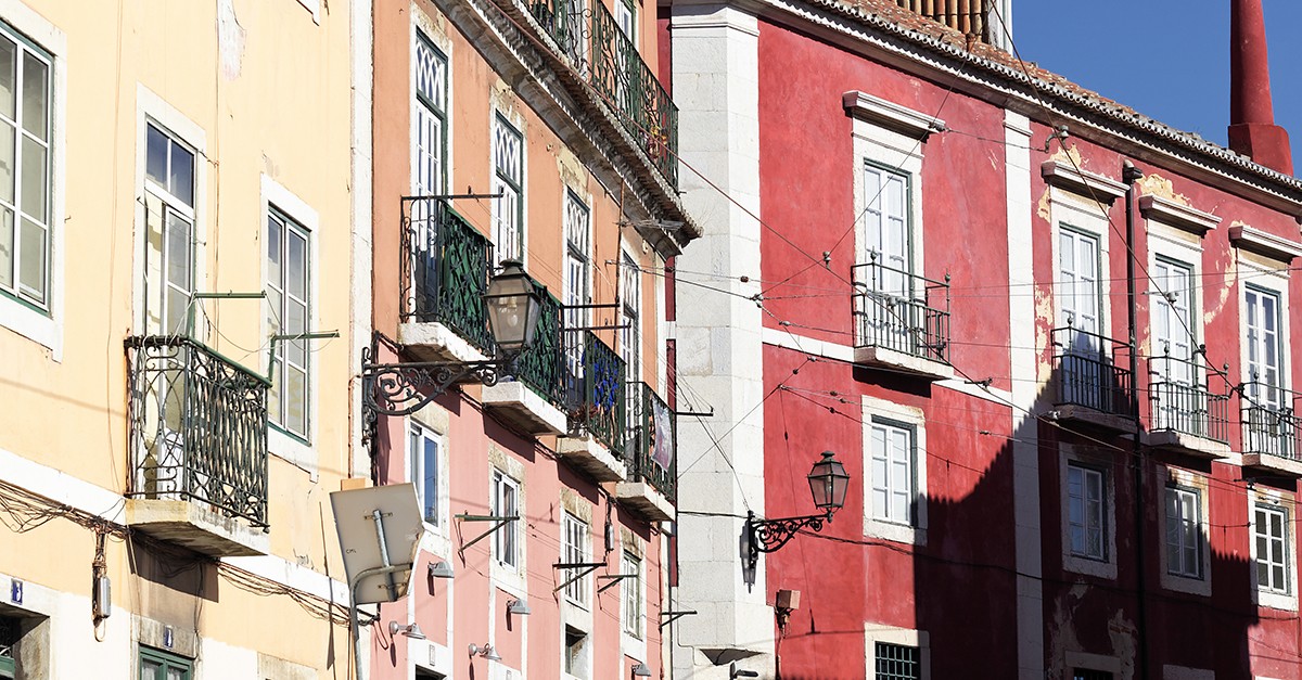 Estado dá imóveis para reabilitar
