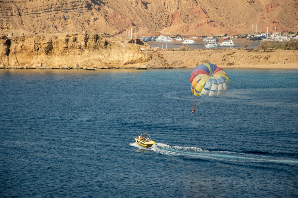 Fazer parasailing