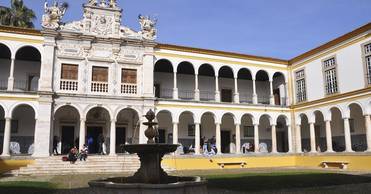 Universidade de Évora