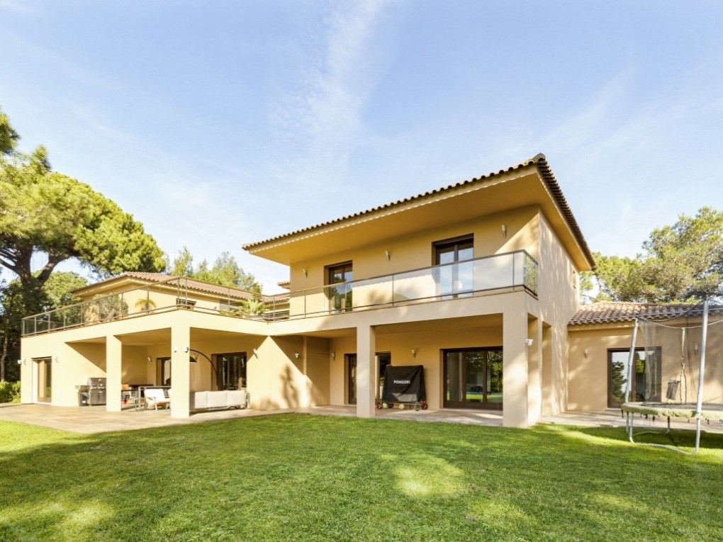 Herdades e villas de luxo à venda