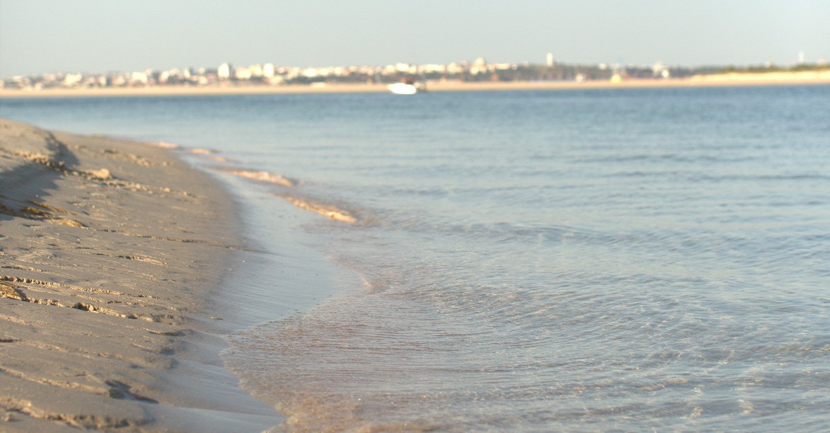 praia deserta de Troia