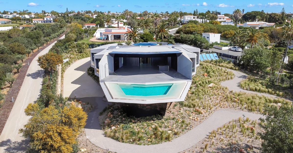 casa futurista no Algarve