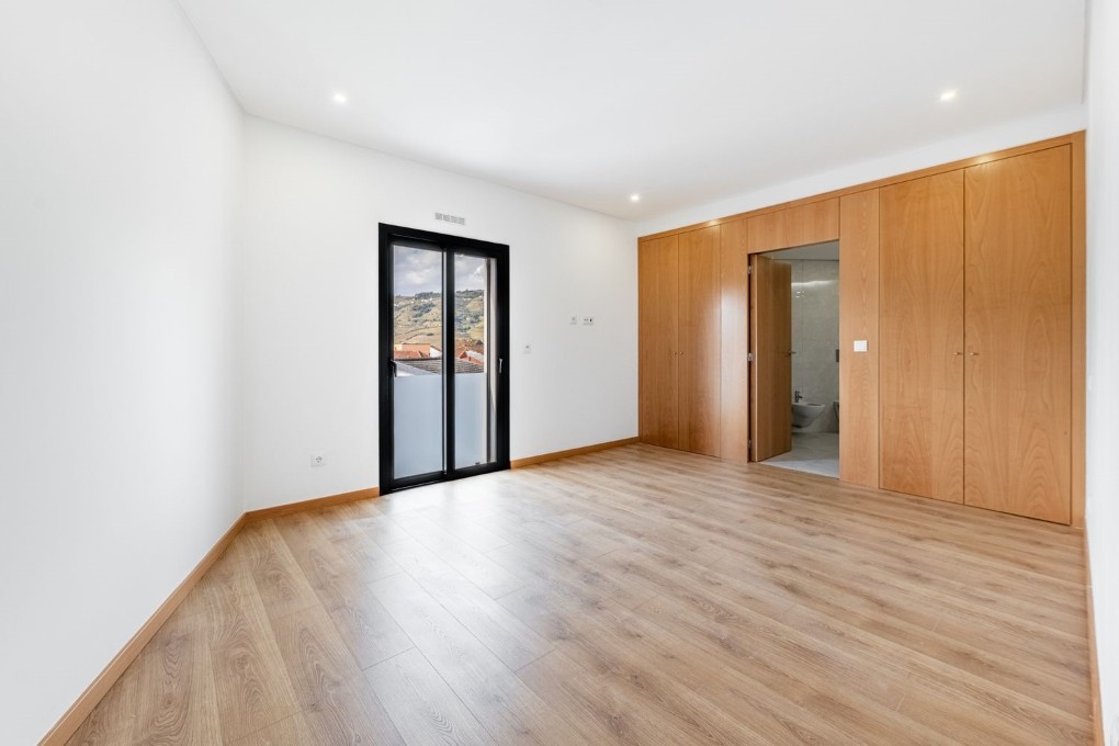 Casas novas à venda no Oeste