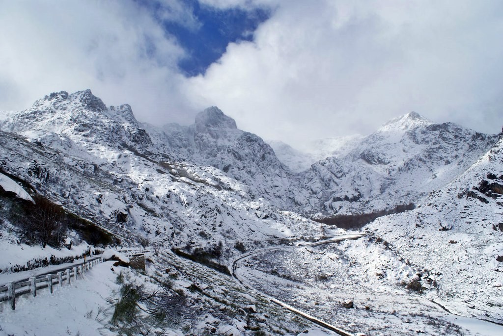 Serra da Estrela com neve