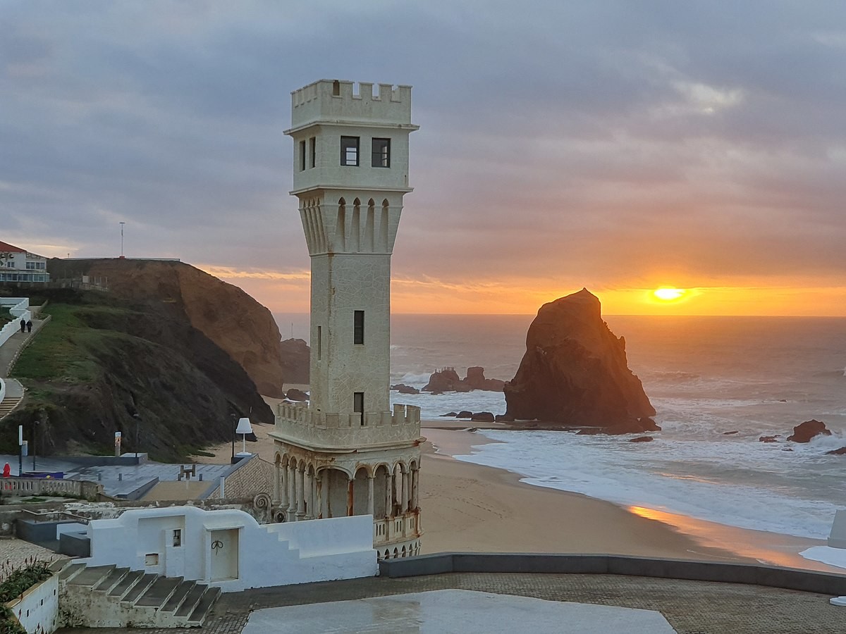 Casas novas em Santa Cruz em frente à praia