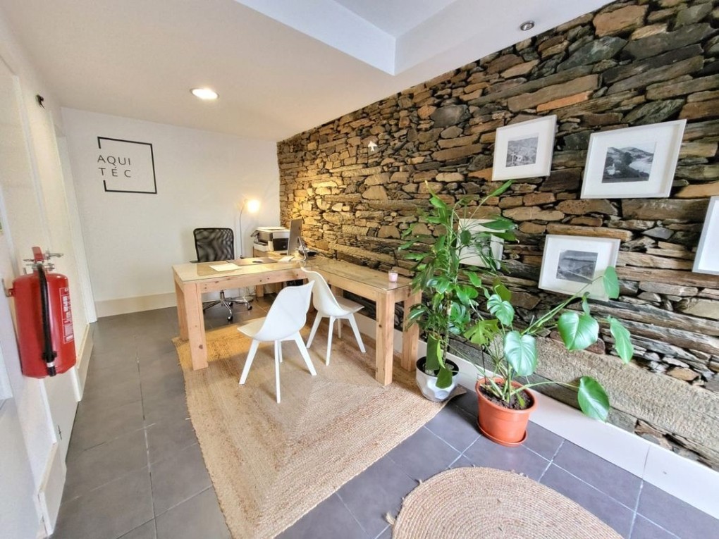 Casas perto de sítios com neve