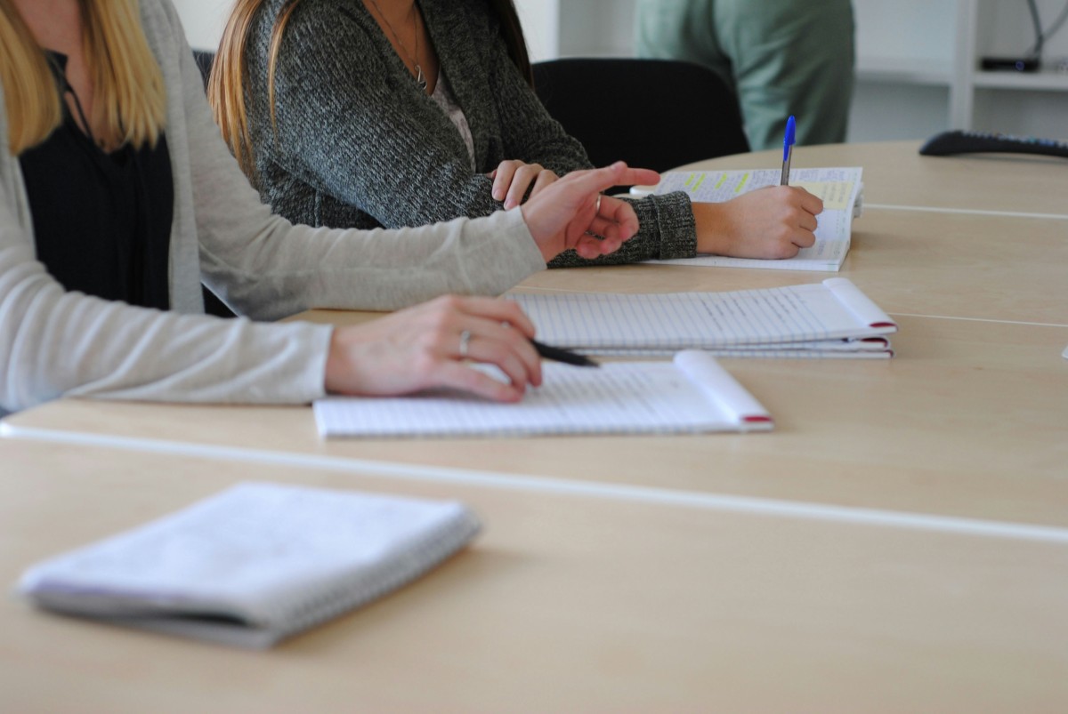 estudantes deslocados