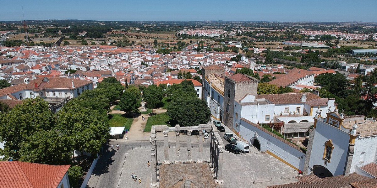 Évora
