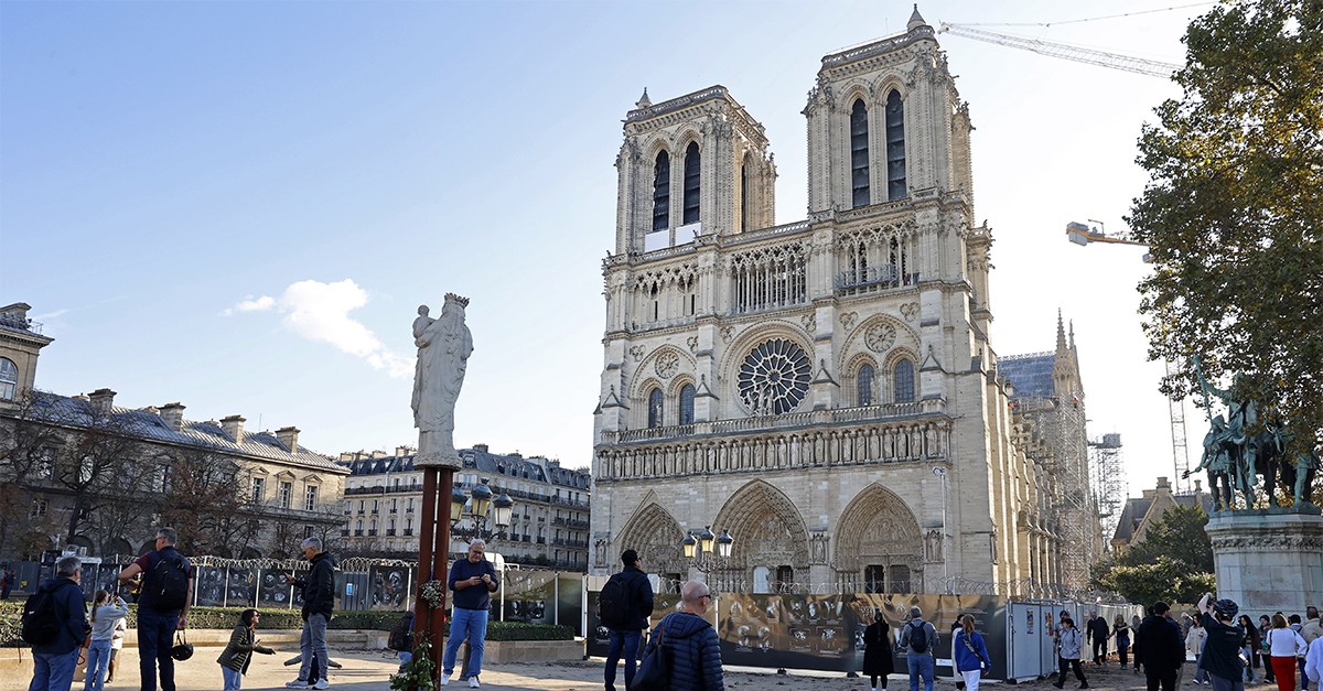 Fogo em Notre-Dame