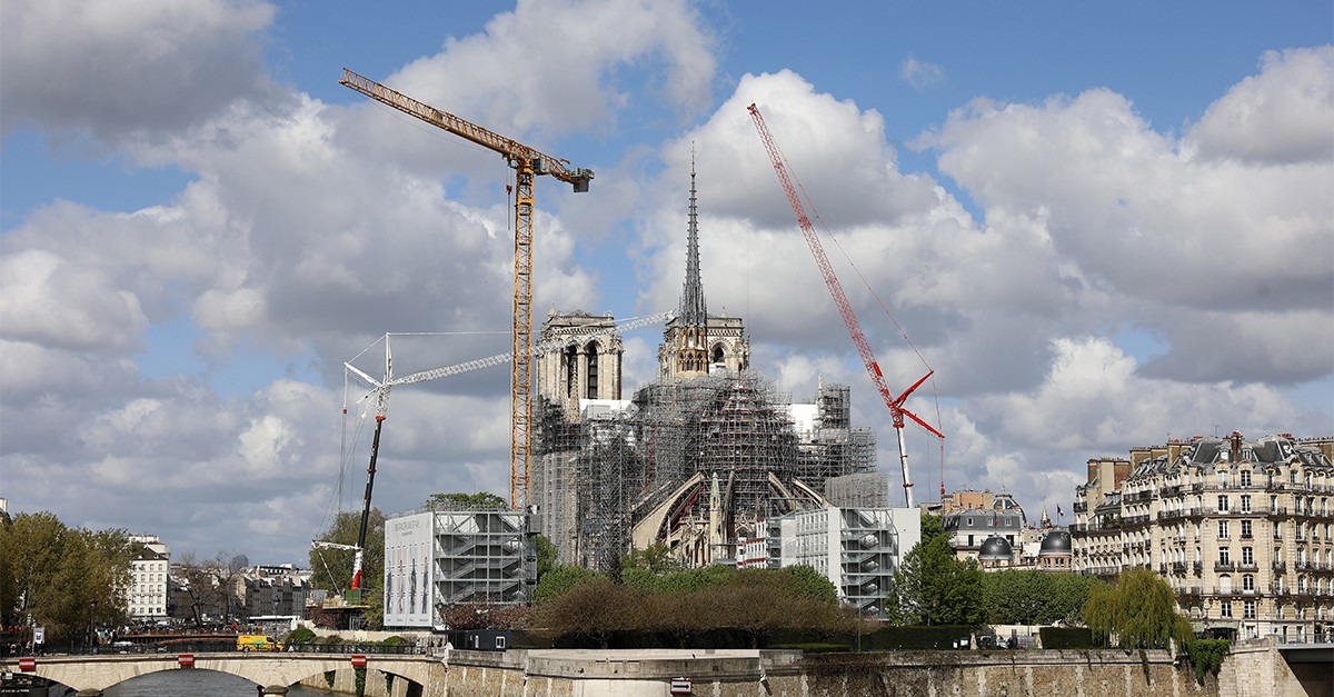Construção da catedral em Paris