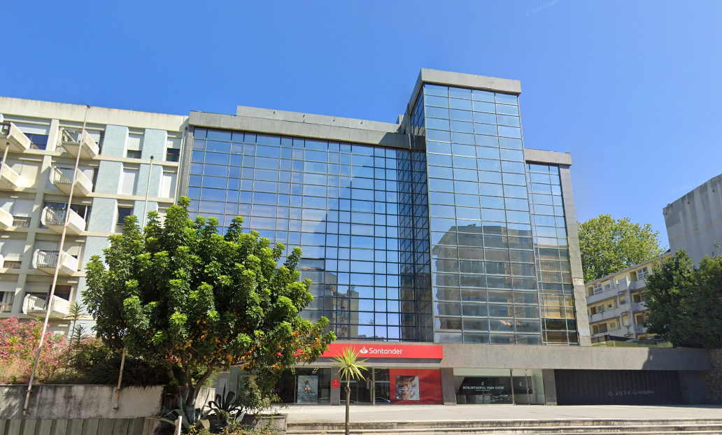 Shopping no Porto ao abandono