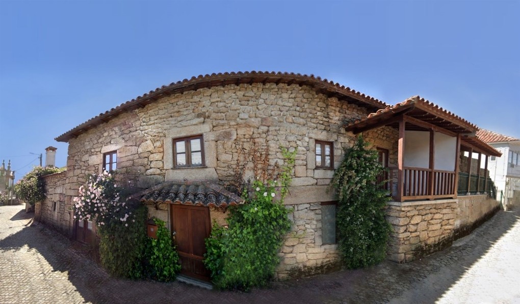 Casas na Serra de Montesinho