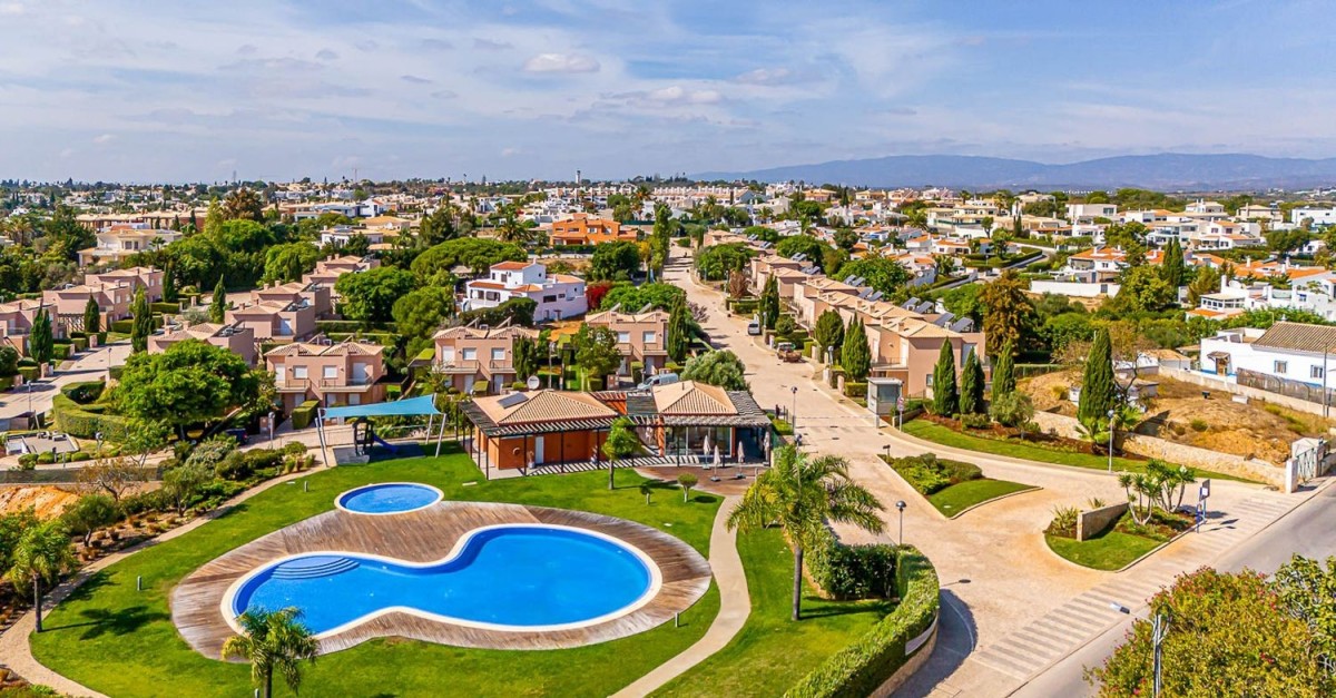 Portugal holiday homes for sale