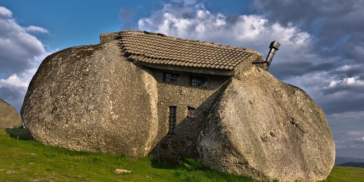 Casa do Penedo