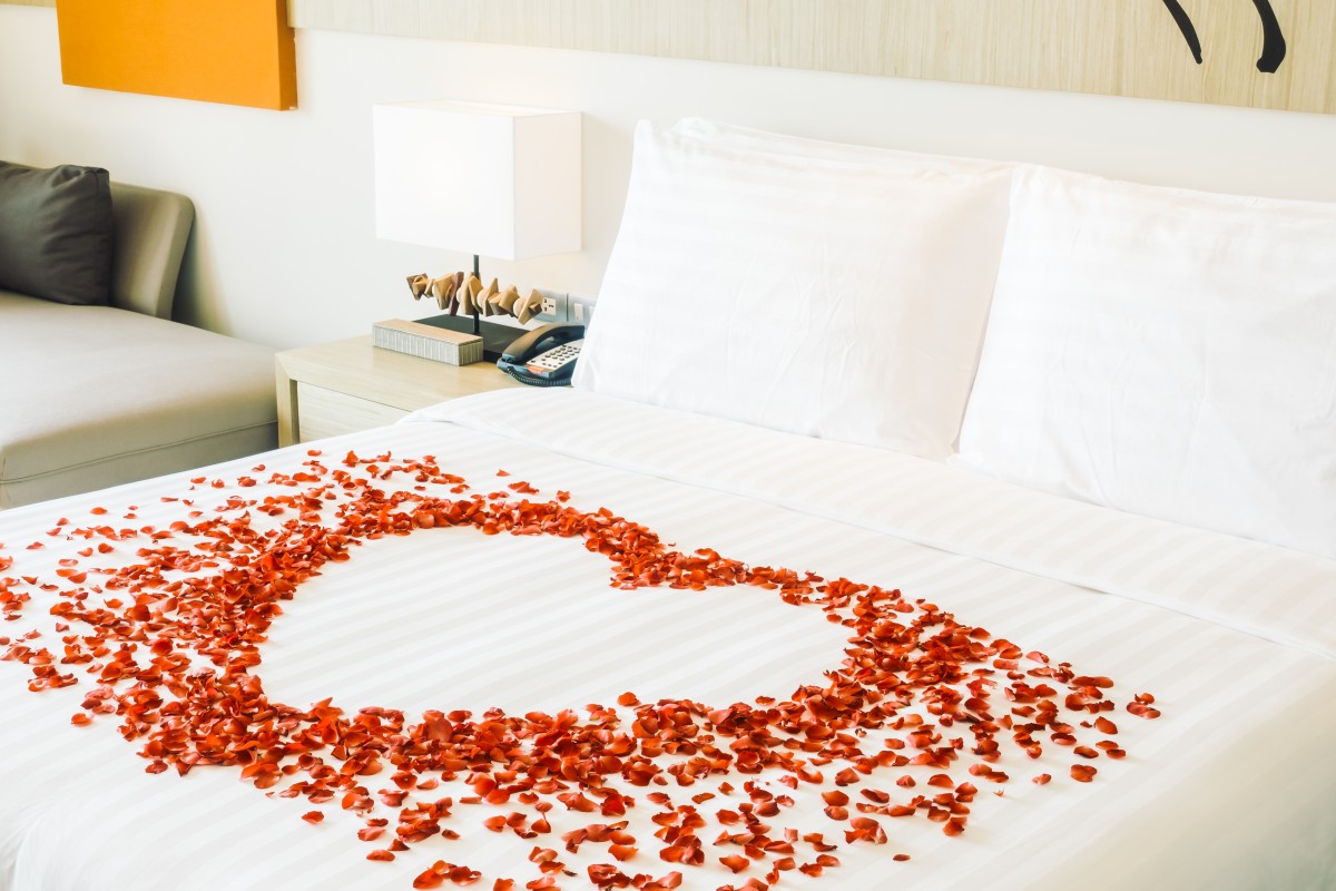 Cama decorada para o dia dos namorados