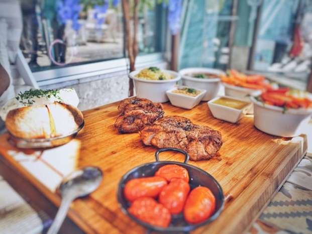 Eating out costs in Portugal