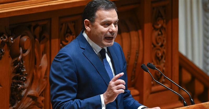 Luís Montenegro, primeiro-ministro Polémica na lei dos solos