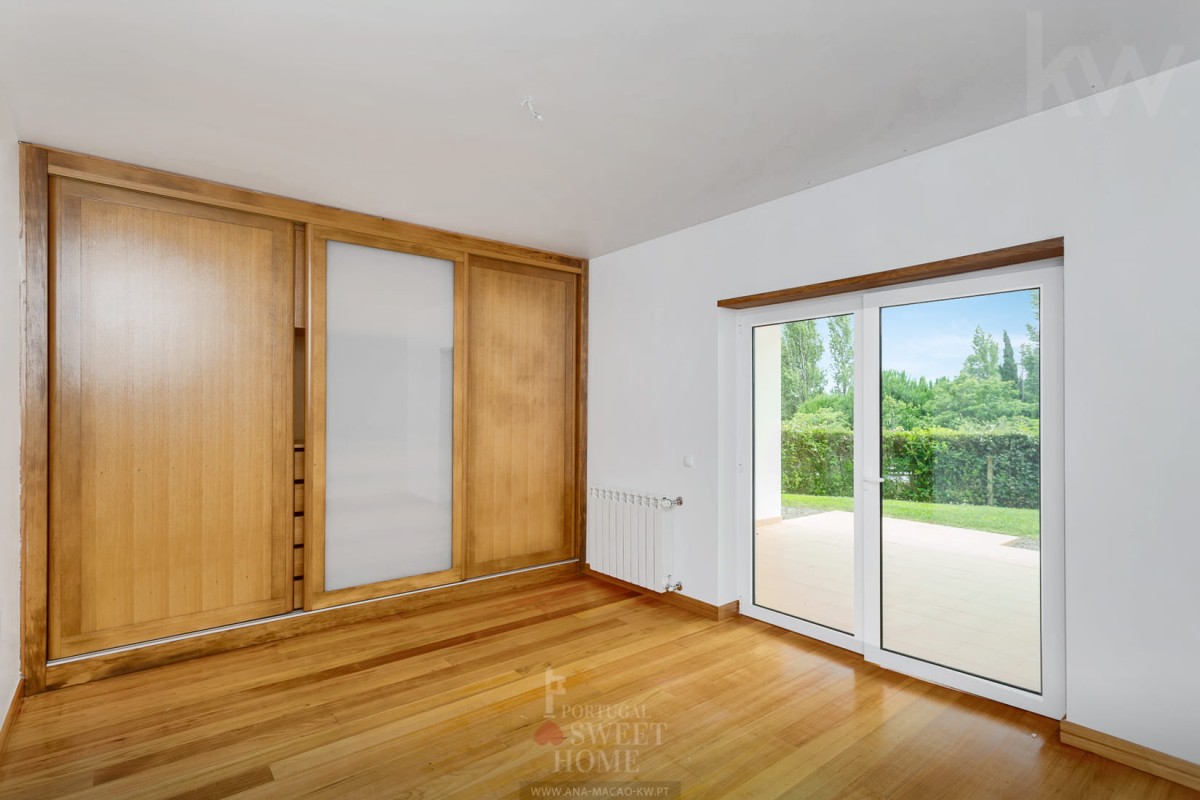 quarto com armário imbutido