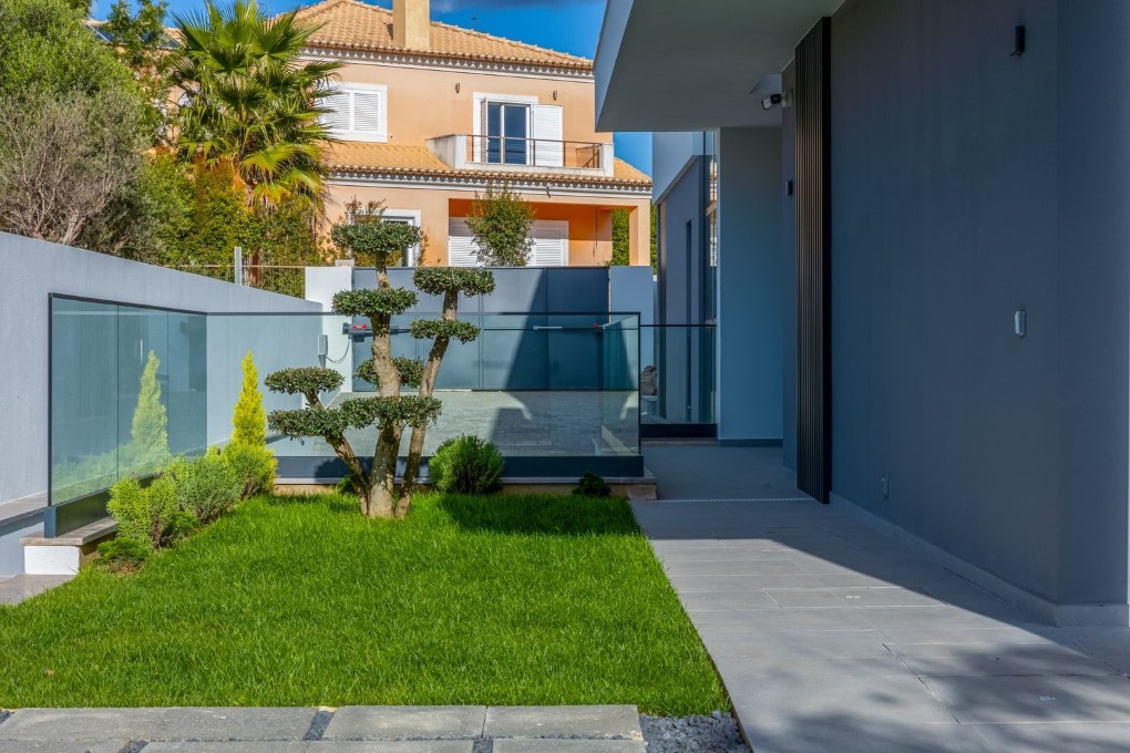 Casas de luxo com jardim