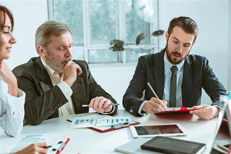 Empresas e trabalhadores