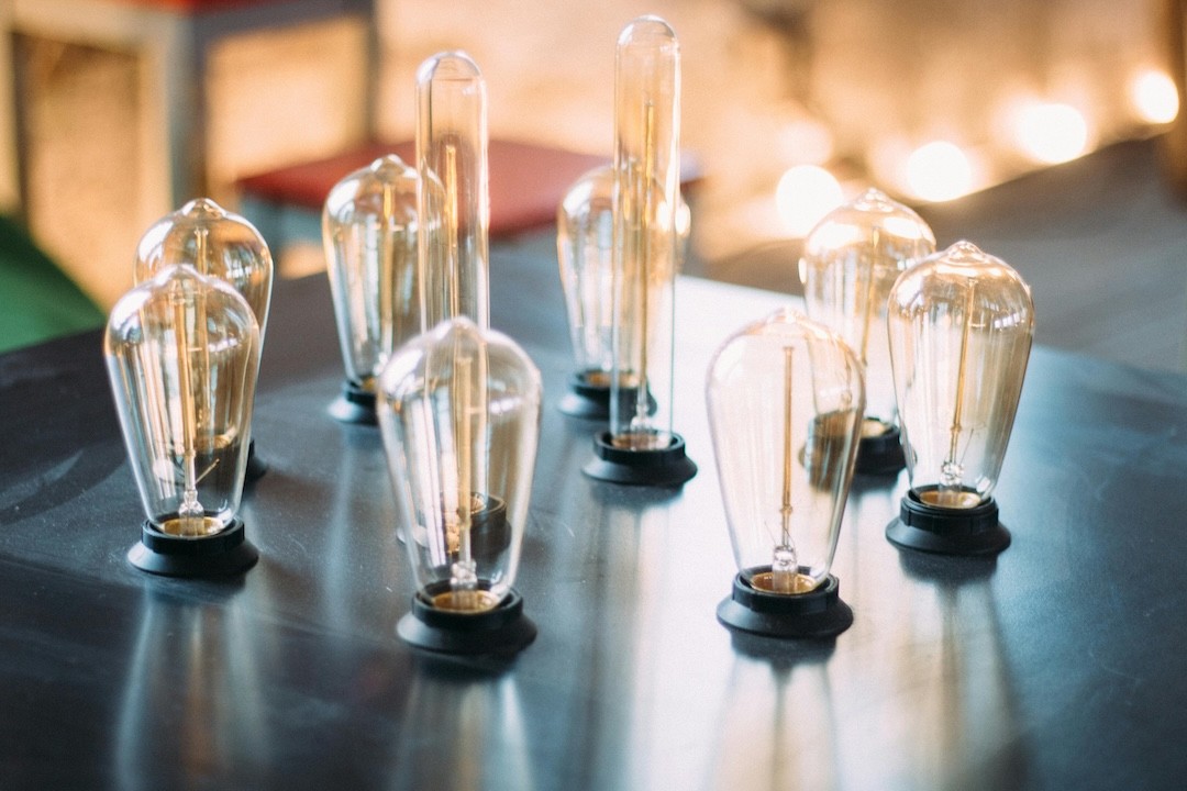 lâmpadas de eletricidade