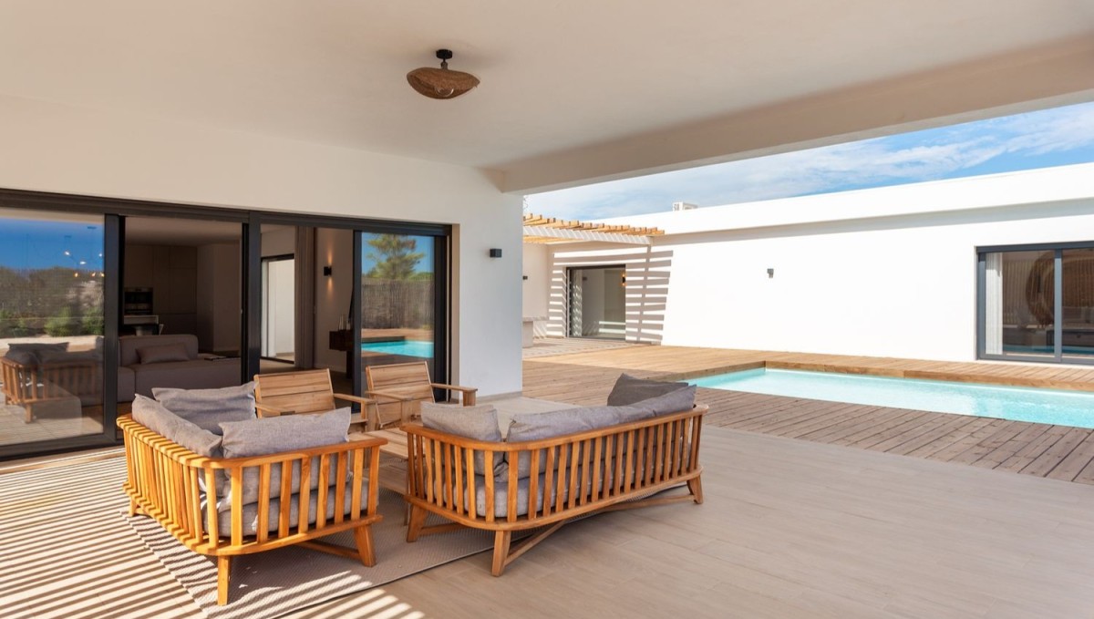 Indoor outdoor living