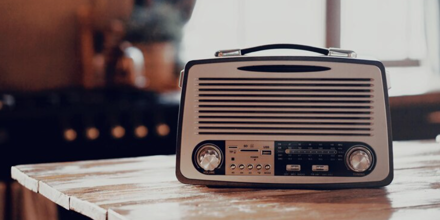 Rádio a pilhas