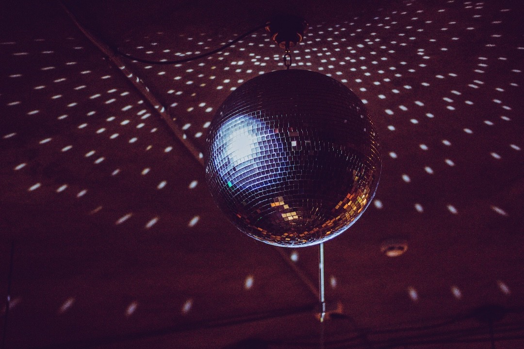 bola de discoteca em prata
