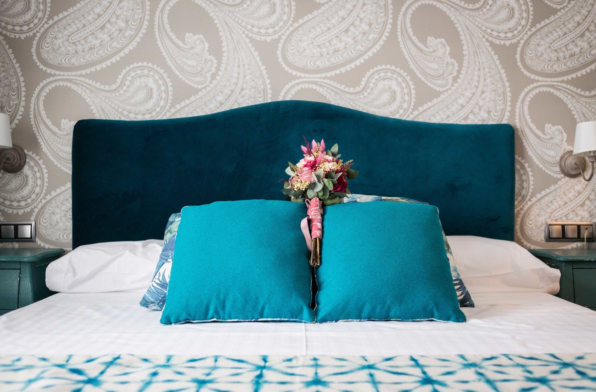 Cabeceira de cama de veludo
