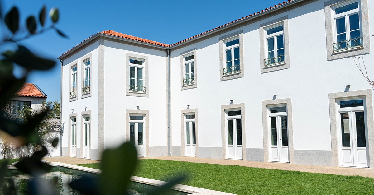 Casas com jardim e piscina