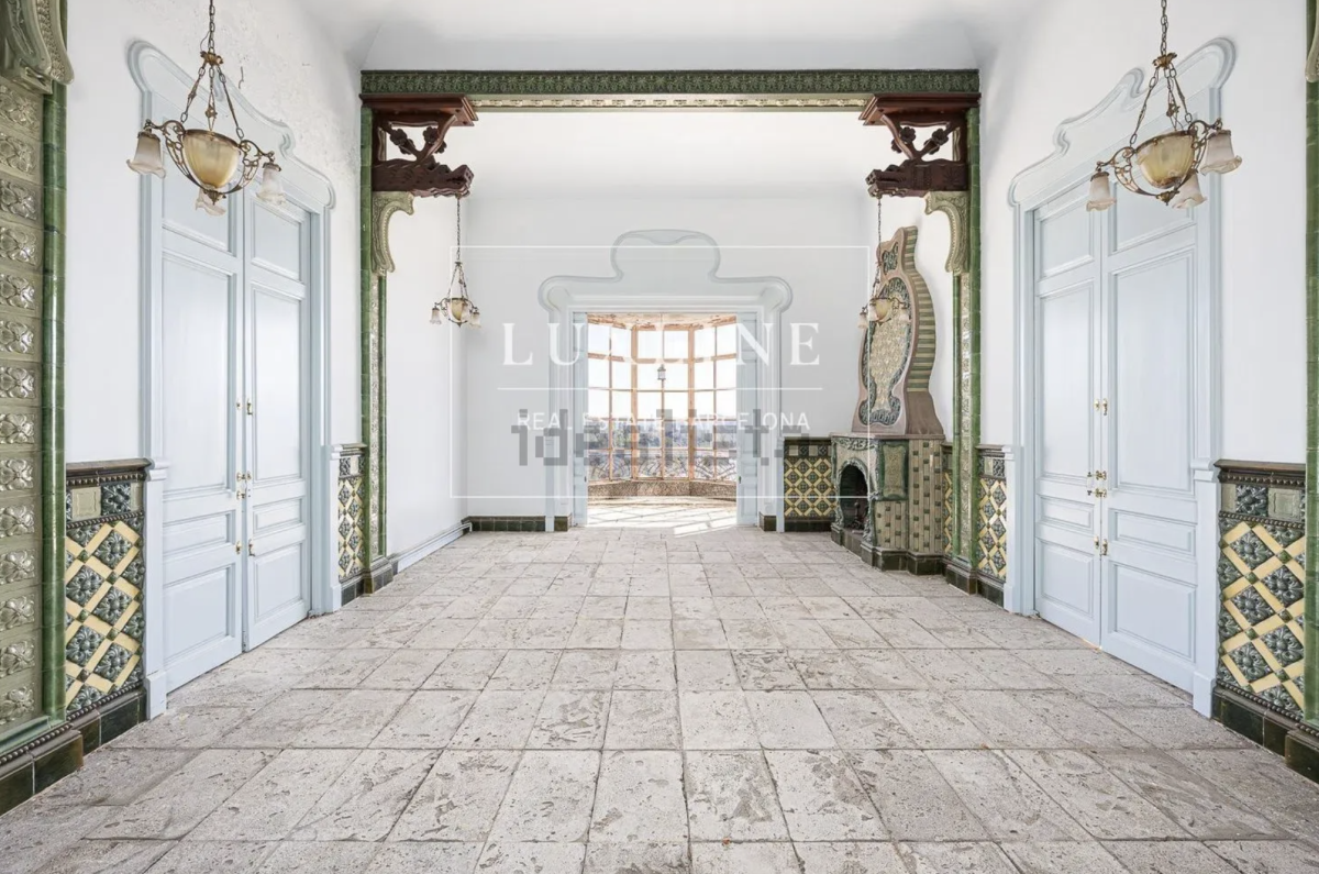 La casa de Rosalía y Rauw Alejandro sigue a la venta dos años después de su ruptura: así es esta villa modernista
