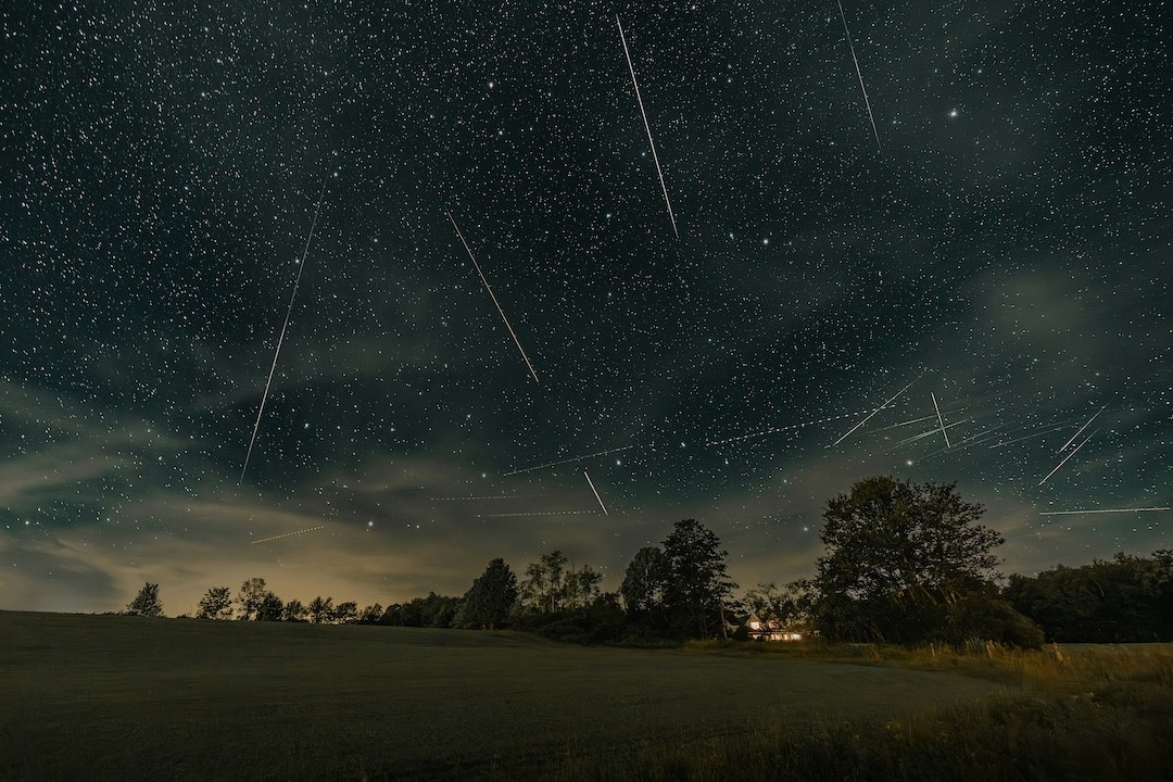 chuva de estrelas durante o verão