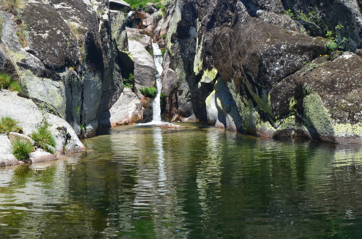 Piscinas Naturais de Cortes do Meio
