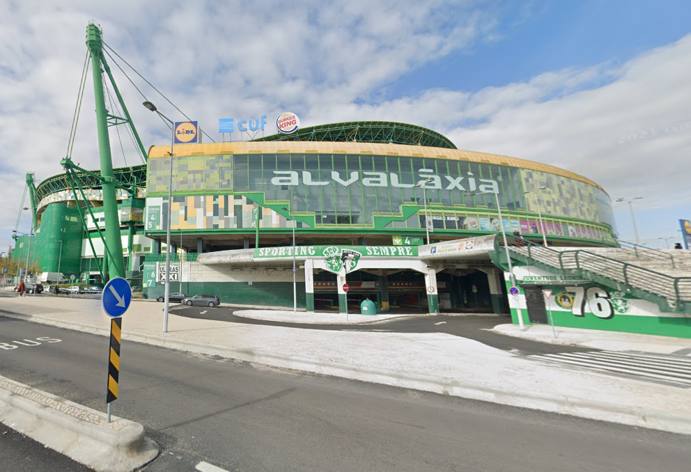 Sporting compra Alvaláxia