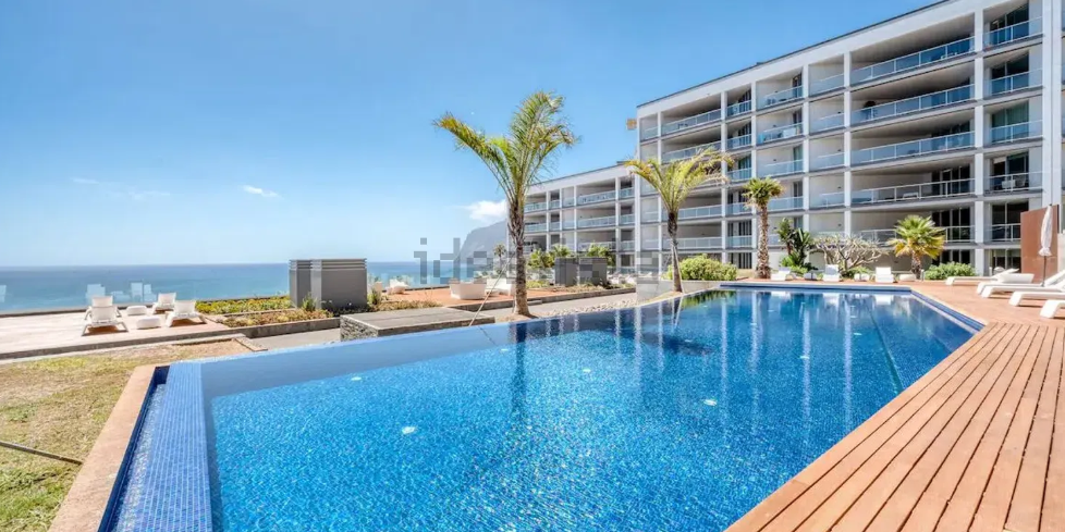 Apartamentos com piscina