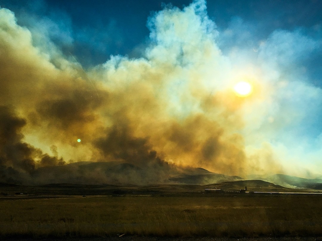 fumo provocado por incêndio
