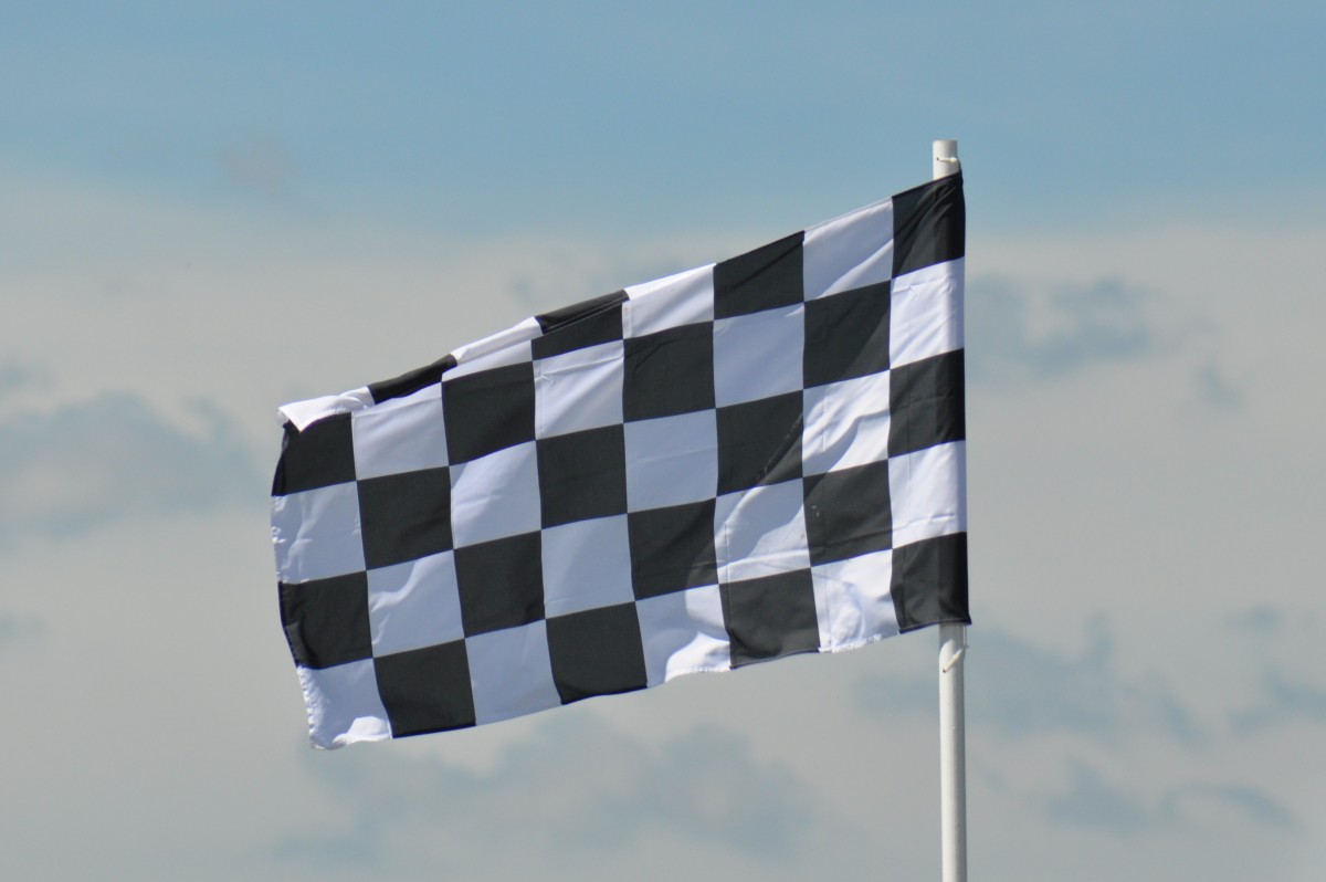 Bandeira xadrez na praia