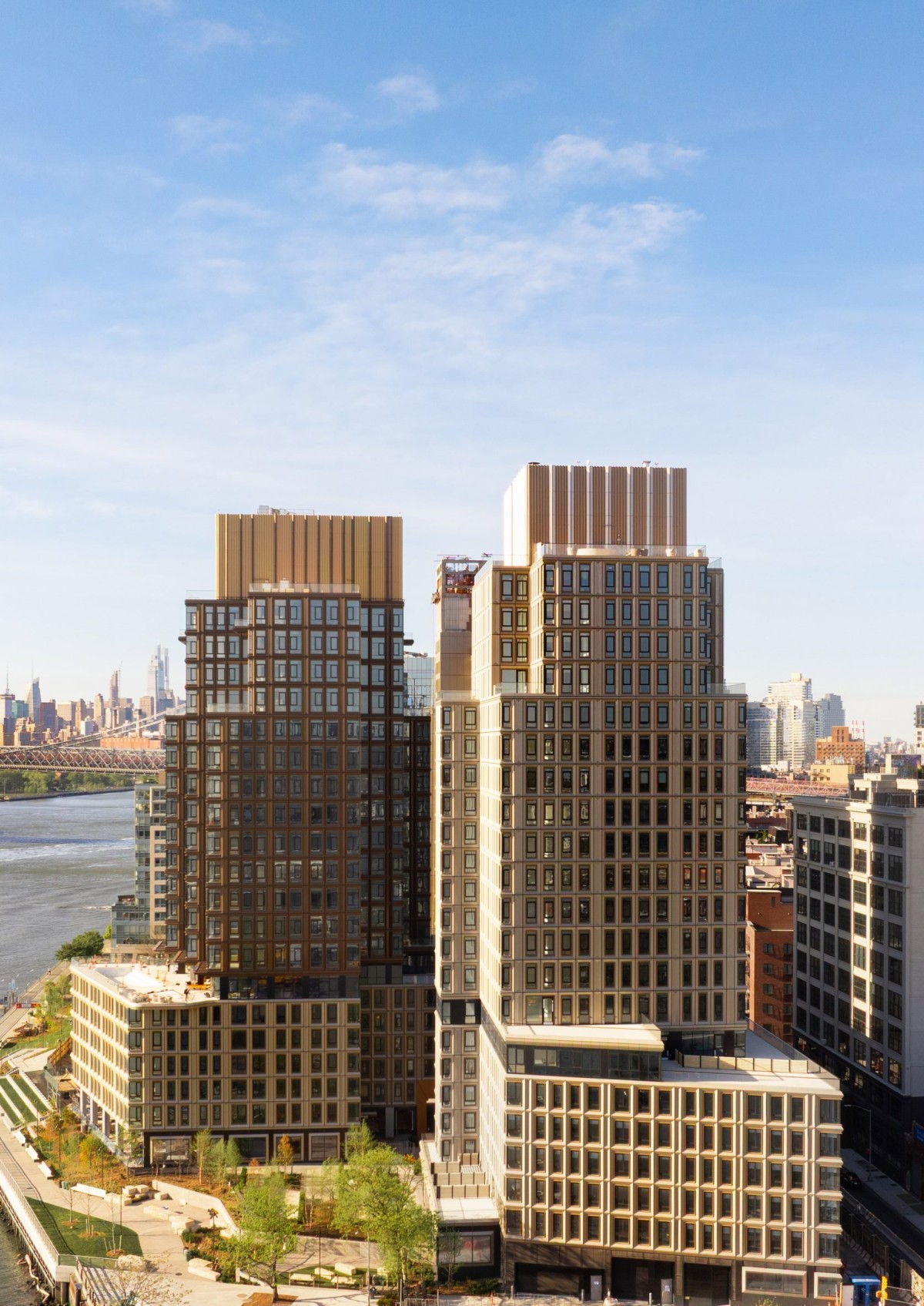 Las dos torres han añadido dos nuevas siluetas al horizonte de Brooklyn reafirmado la tendencia de transformar el frente costero en un espacio de vivienda de alto nivel.