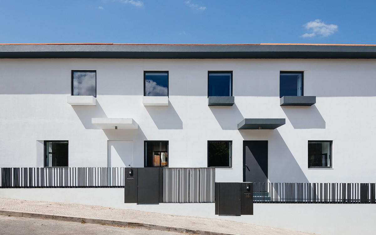 Duas Casas na Calçada dos Mestres