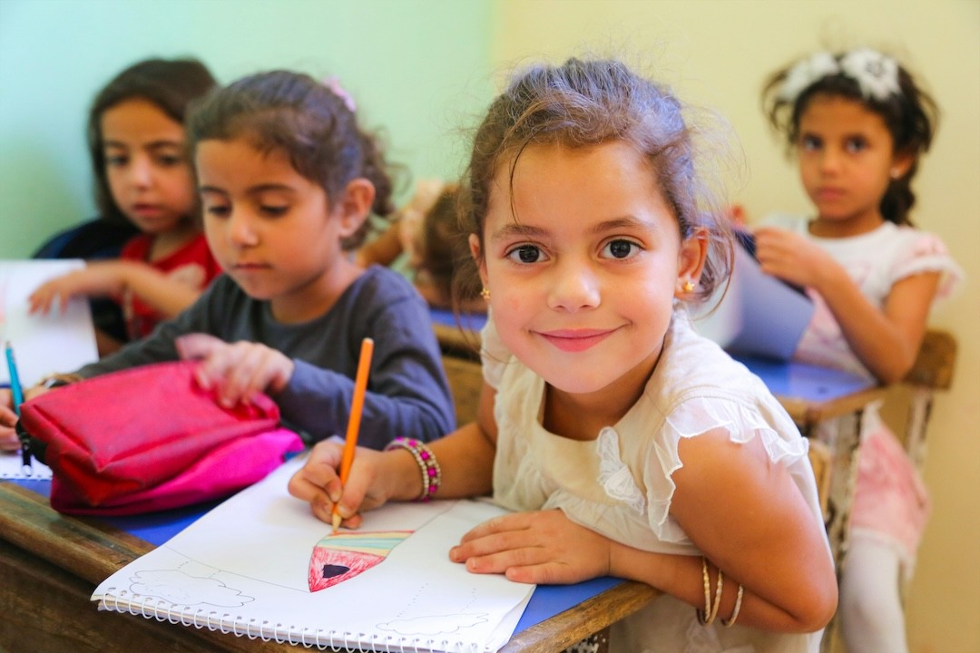 crianças na escola