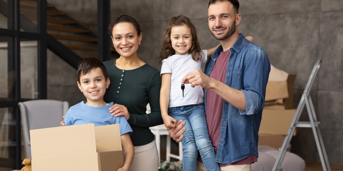 Família a comprar casa